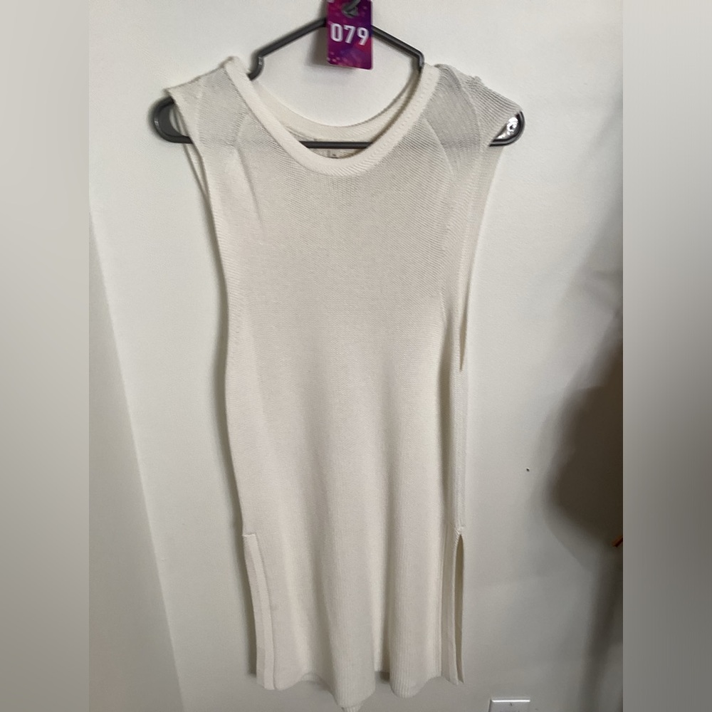 079 Wilfred size M white long vest knit tunic